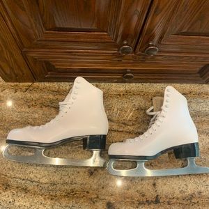 ✨CCM figure skates never used